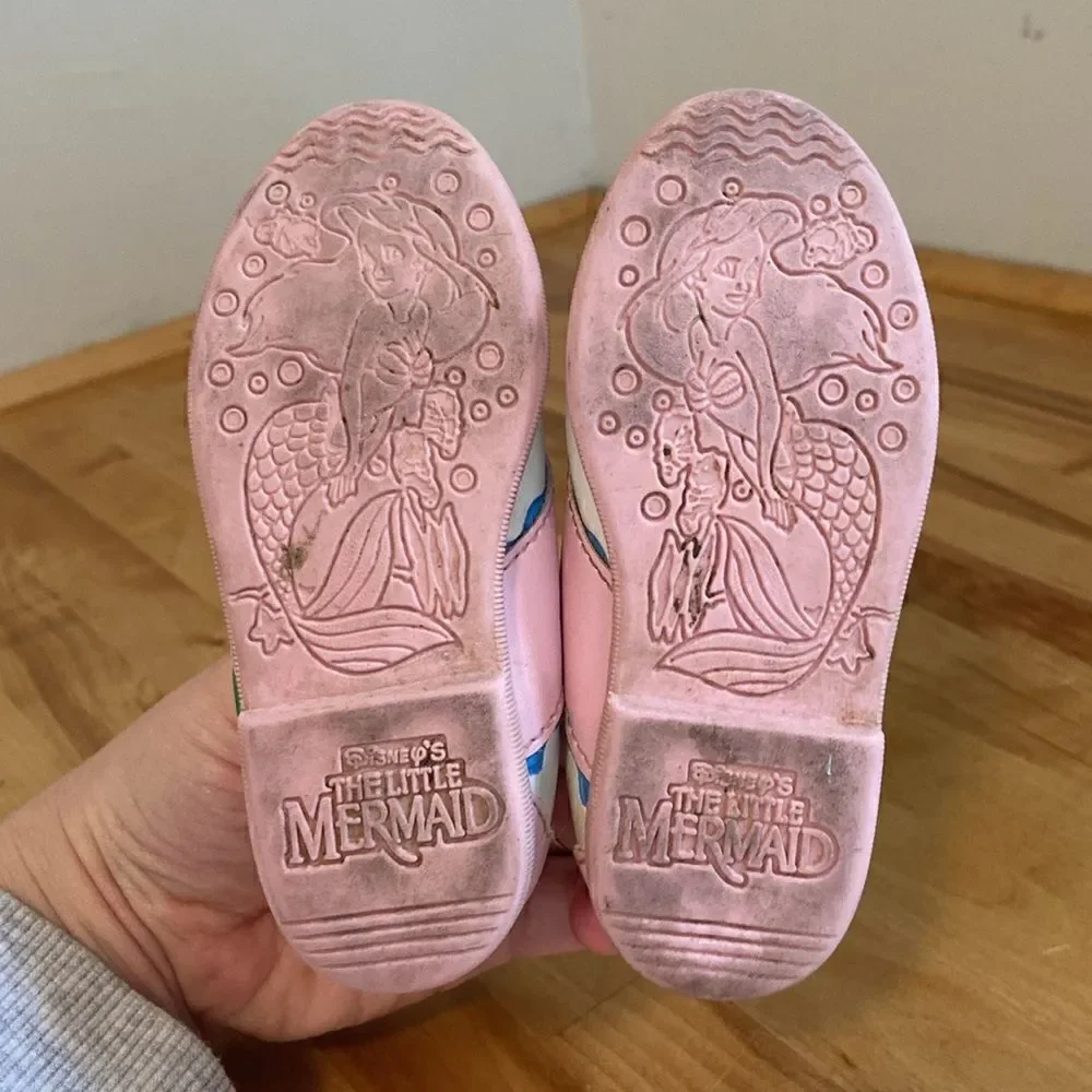 Disney Little Mermaid Children's Vintage Pink & White Oxford Flat Loafer Size 5
